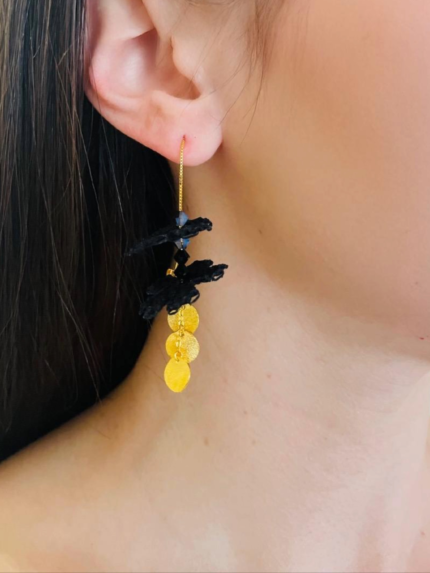 Triana pendientes en técnica de Ñandutí, con detalles de cristales de Swarovski